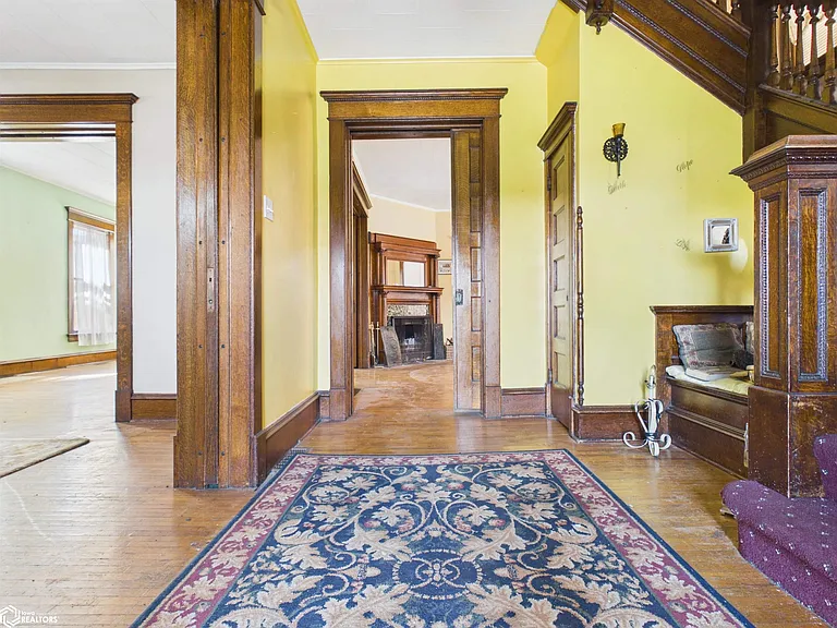 1028 Exchange St — Photo 2