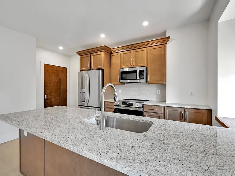 132 E Market St #202 — Photo 3