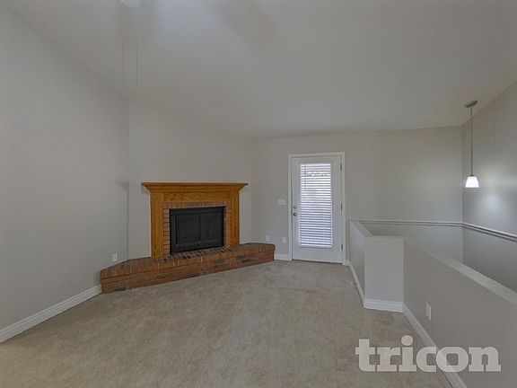 2nd image of 1128 E Jensen St