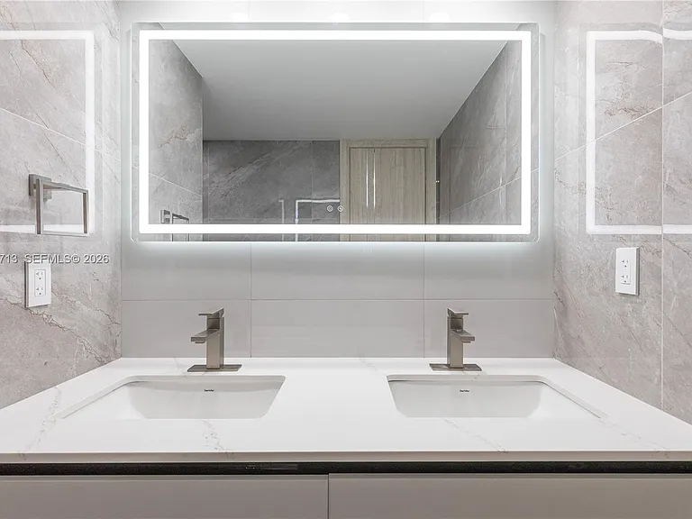 2401 S Ocean Dr #Penthouse A4 — Photo 29