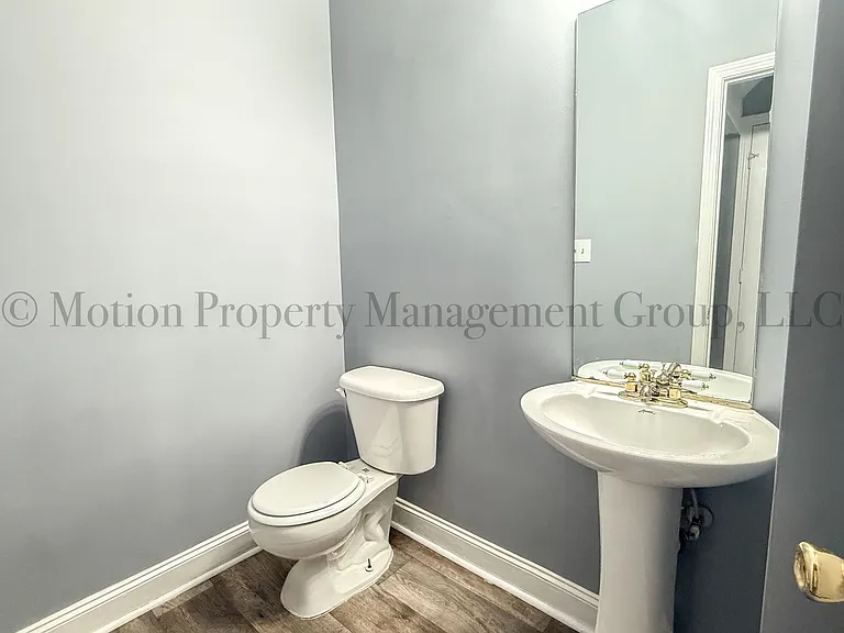 6710 Sunset Hills Blvd — Photo 7