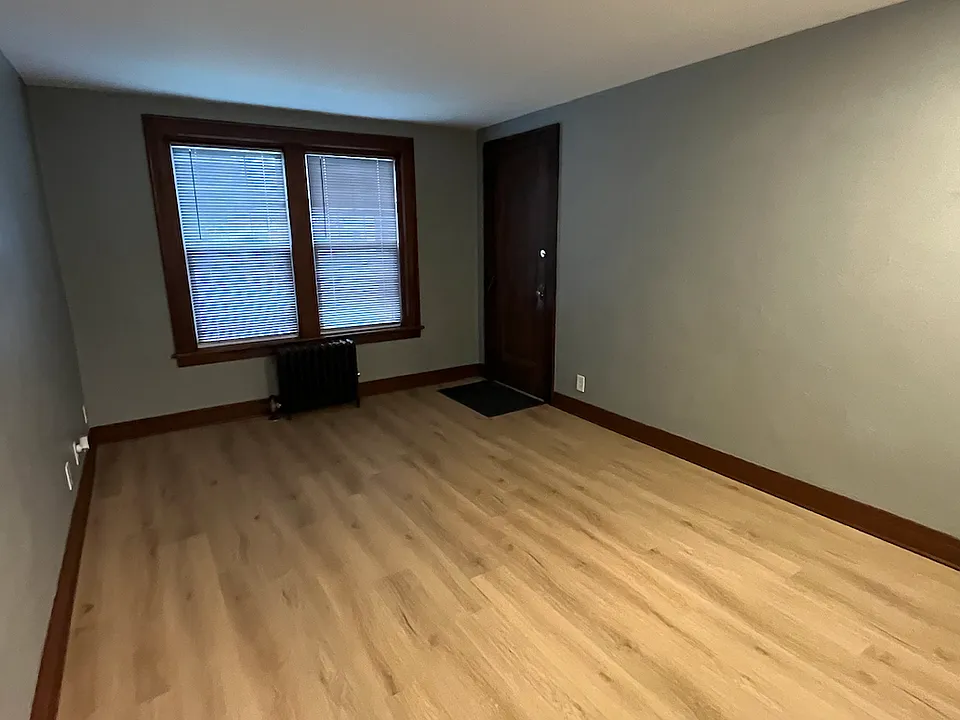 1004 Kenmore Ave #10