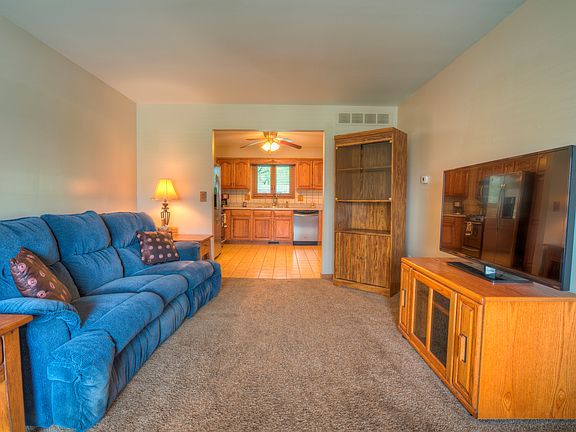 4th image of 50269 Pembroke Dr