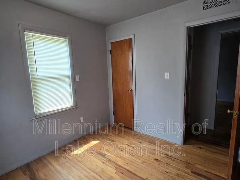 774 E Beverly Ave — Photo 13