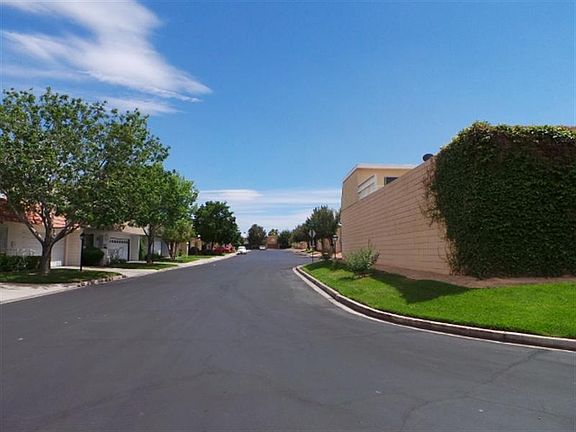 2nd image of 3712 Centennial Cir