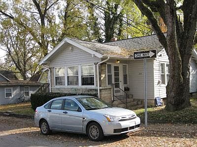 2nd image of 216 E Cottage Grove Ave
