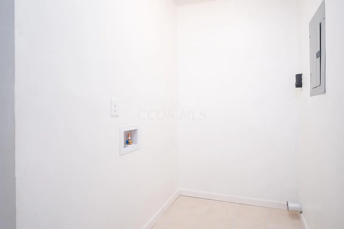 Building Photo - 977 Hilock Rd #1