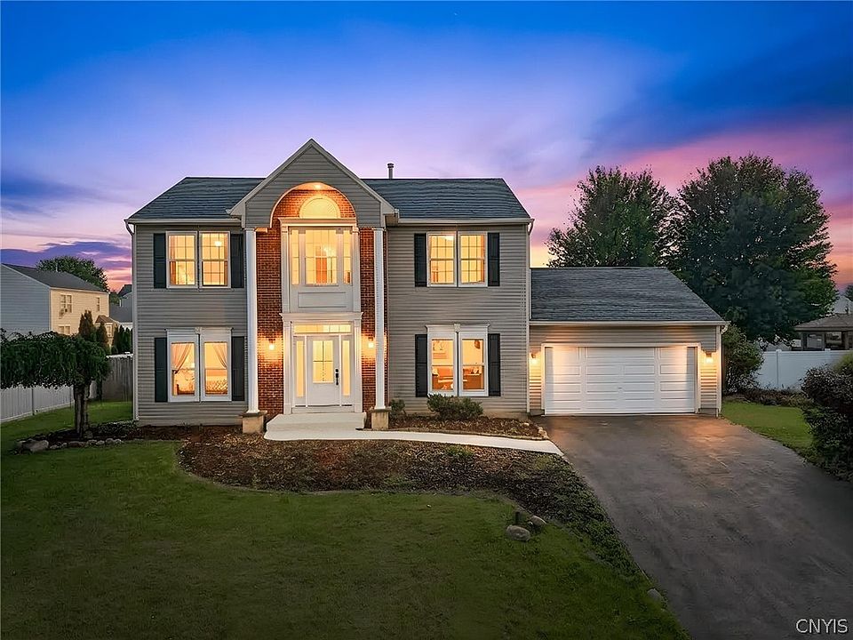 1st image of 8252 Dampier Cir
