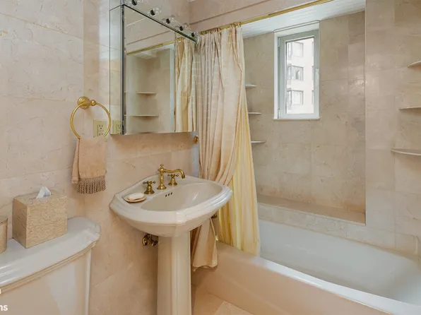 60 Sutton Place image 7 of 16