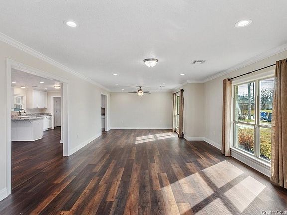 4th image of 816 Garden Ln