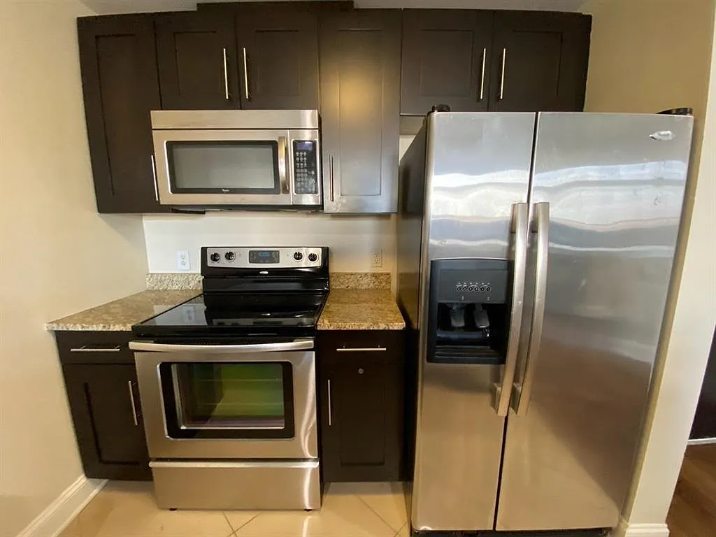 2 bed, 2.0 bath, $3,150 — Photo 2