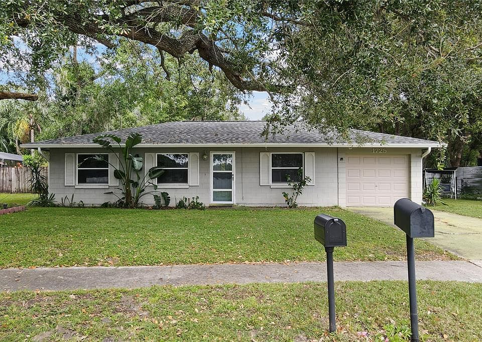 1st image of 1725 Manor Dr