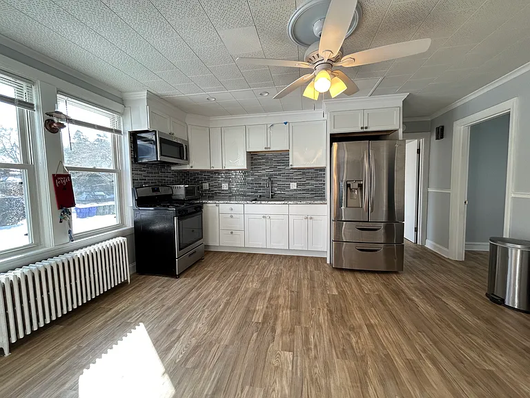 52 Monroe Ave #1 — Photo 3