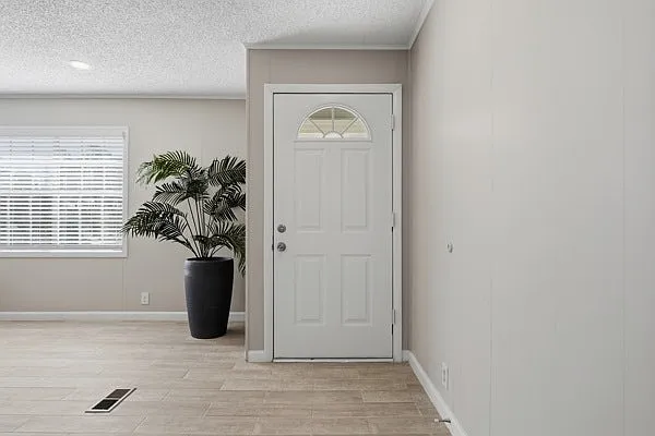 125 Jeff Ave — Photo 3
