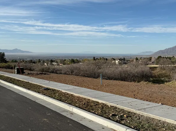 597 S Oakridge Dr E, Tooele, UT 84074