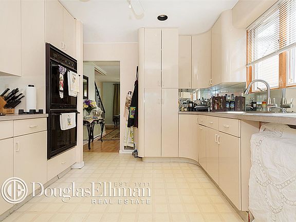 5th image of 8236 242nd St