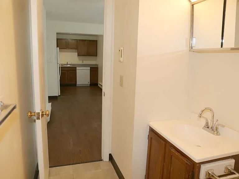 Timber Lake Apartments — Photo 31