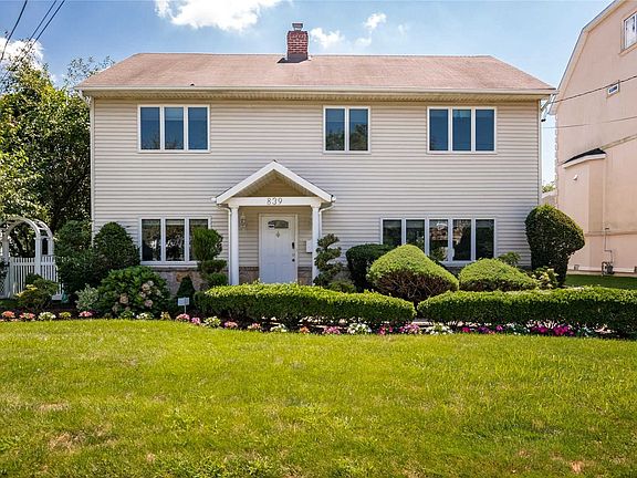 2nd image of 839 Glen Dr