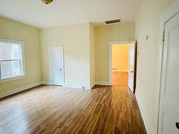 4th image of 903 W Third Street #A & B