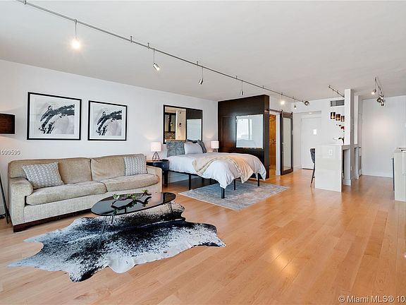 5th image of 1000 West Ave APT 1412