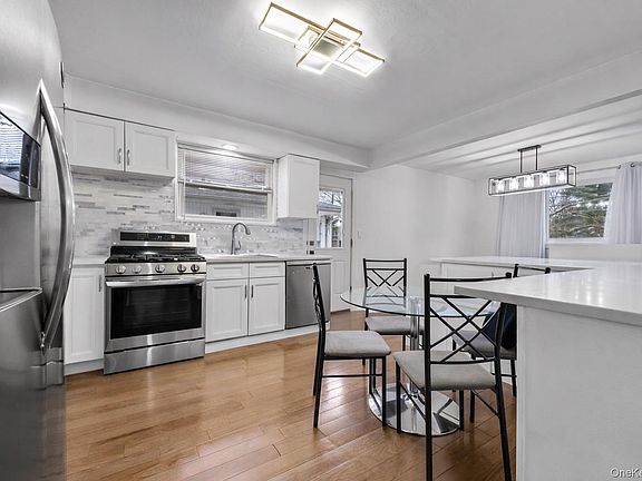 5th image of 1016 Westwood Road
