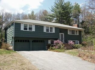 7 Lois Dr, Walpole, MA 02081