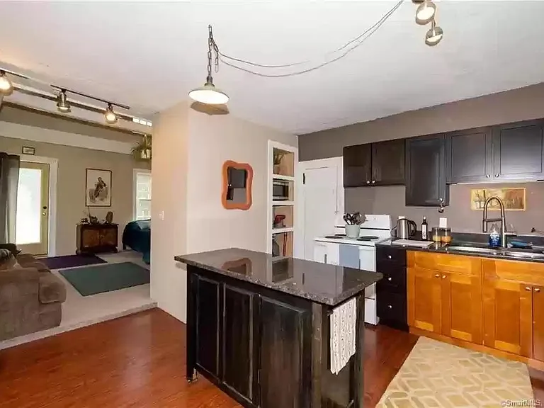 206 Main St #2 — Photo 10
