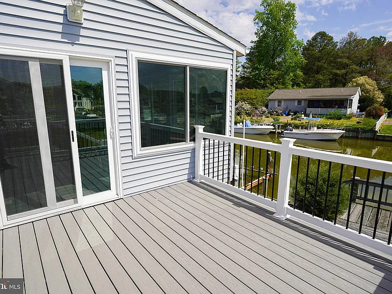 39028 Bayview W — Photo 11