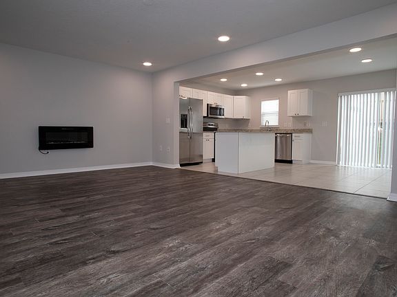 Licing space and kitchen