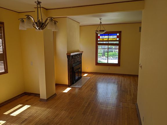 2nd image of 2719 Johnson St NE #1