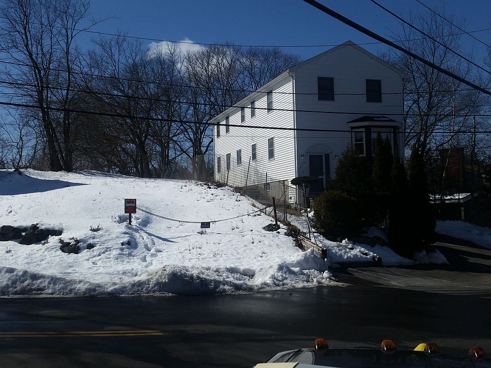 #114 Foster Road front view