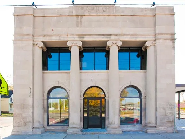 7960 Kercheval St, Detroit, MI