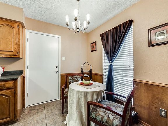 5th image of 103 Gladys St