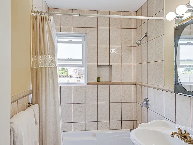 25 Seatuck Ln — Photo 18
