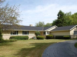 658 Williams Dr, Cedarburg, WI