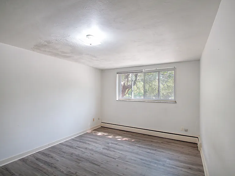 600 Allenby Ave #1 — Photo 3