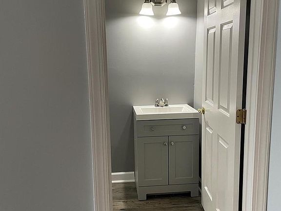 4th image of 15802 Buxton Pl