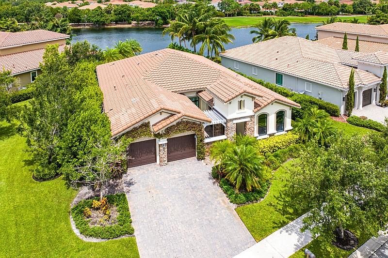 Bayページ 19111 Vista Bay Dr, Indian Shores, FL 33785 | Zillow