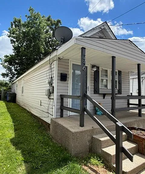 246 Warnock St — Photo 2