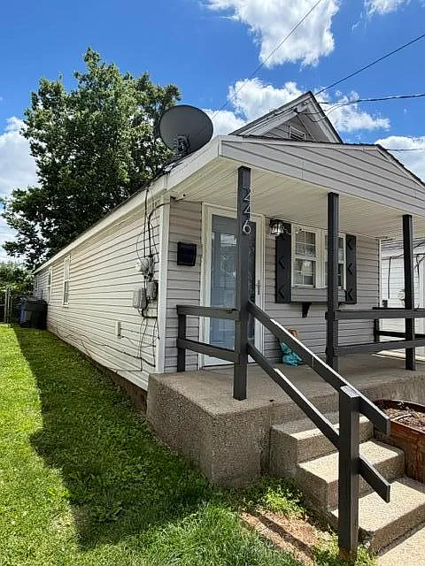 Building Photo - 246 Warnock St