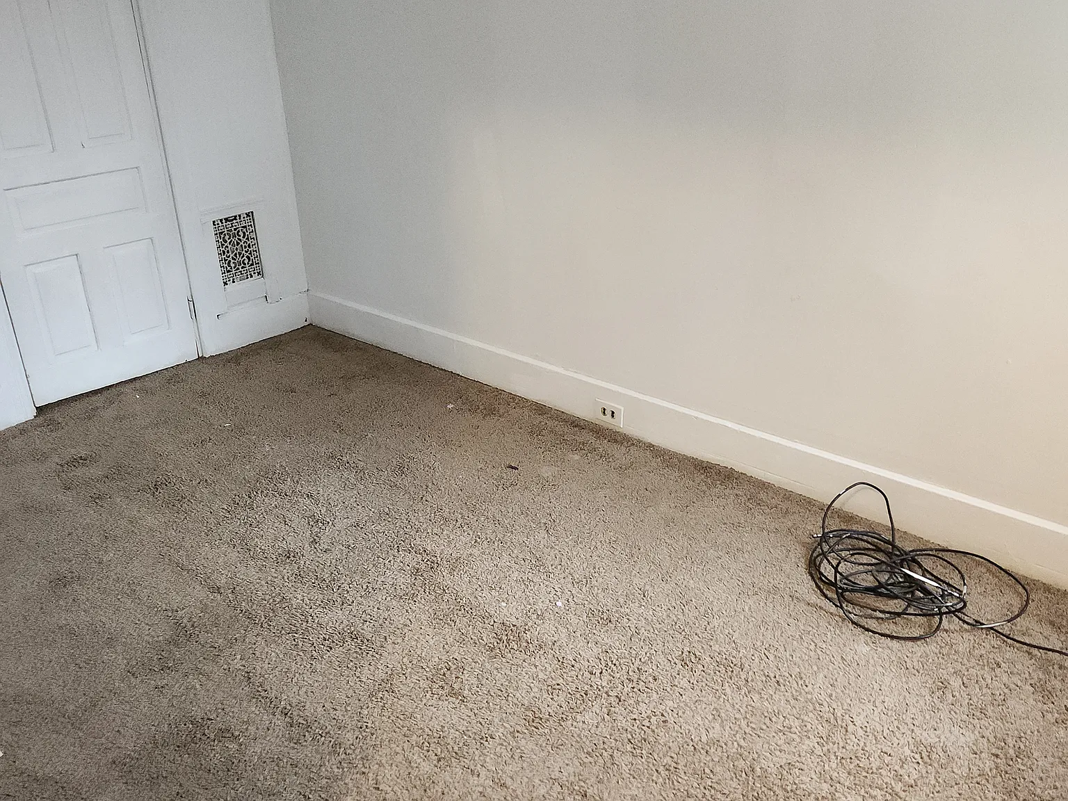 2029 Logan St — Photo 4