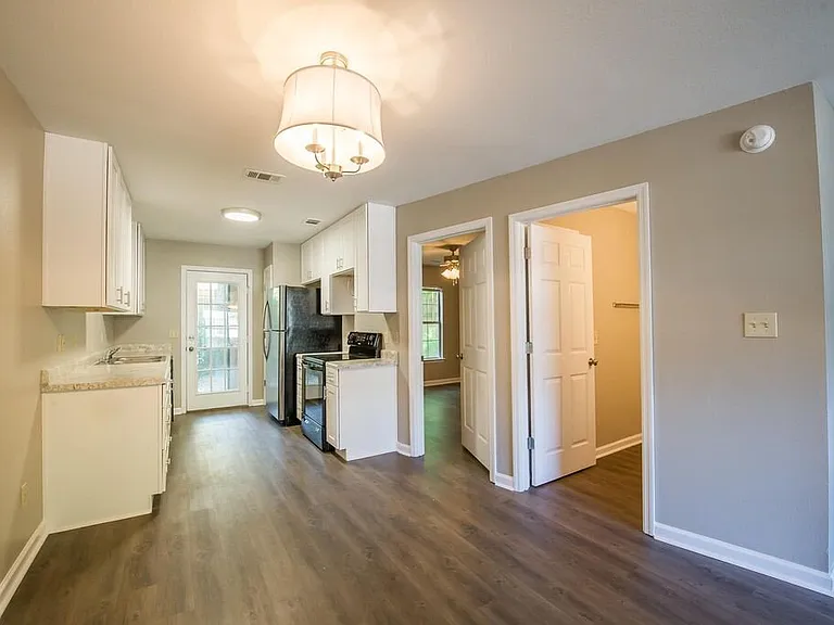506 McKeithen St #1 — Photo 8