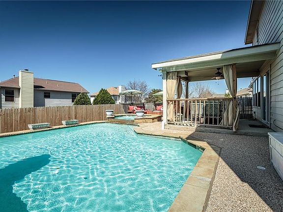 2nd image of 7241 Lindentree Ln
