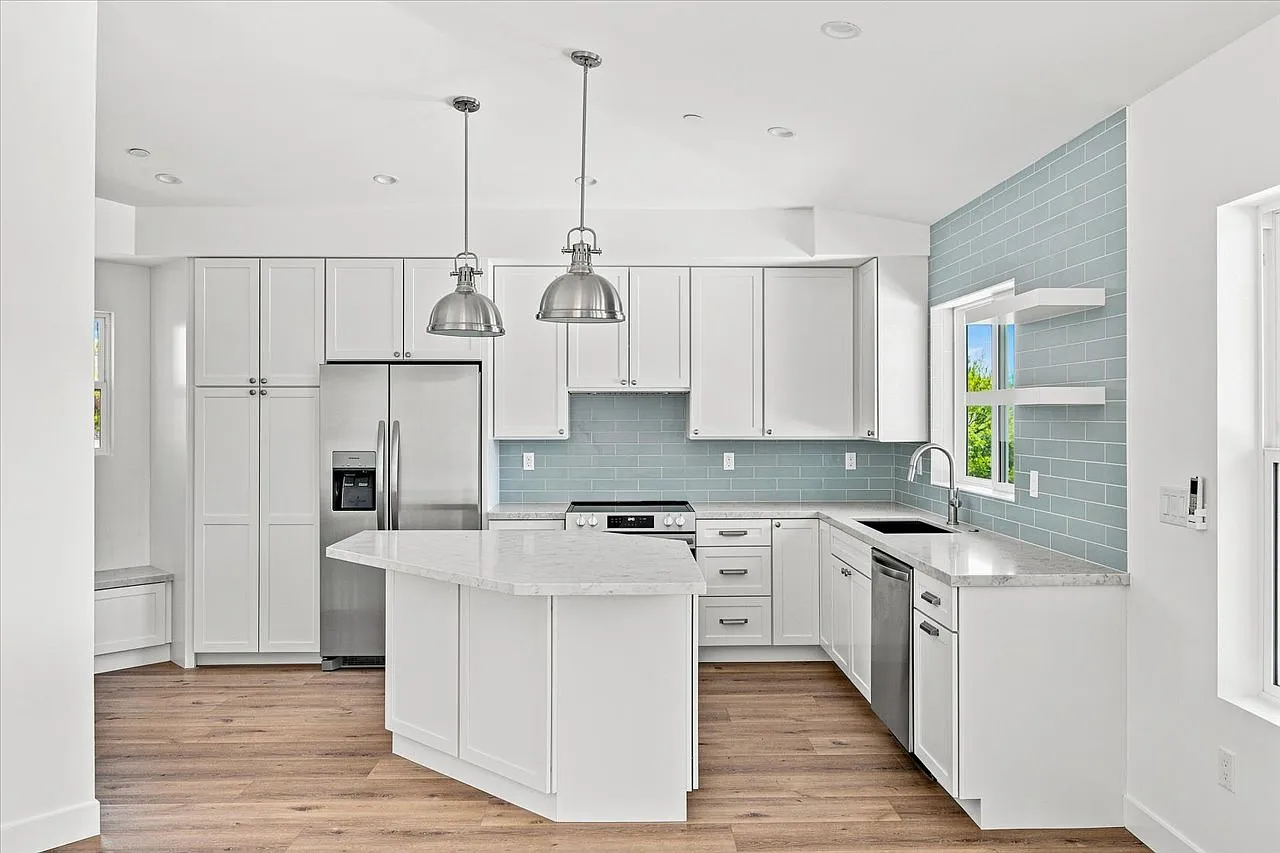 2 bed, 998 sqft, $4,500 — Photo 3