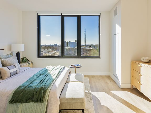 3rd image of 54 Crown St #335