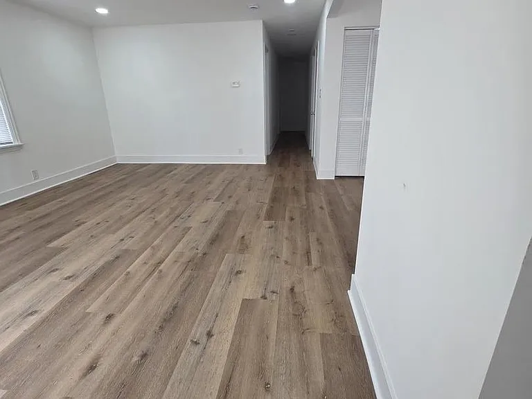 14916 Langley Ave — Photo 12