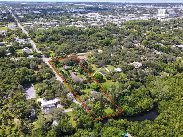 1063 Shadowlawn DR, NAPLES, FL 34104