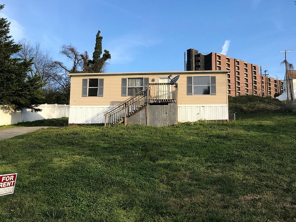 1st image of 1421 Brown Ave