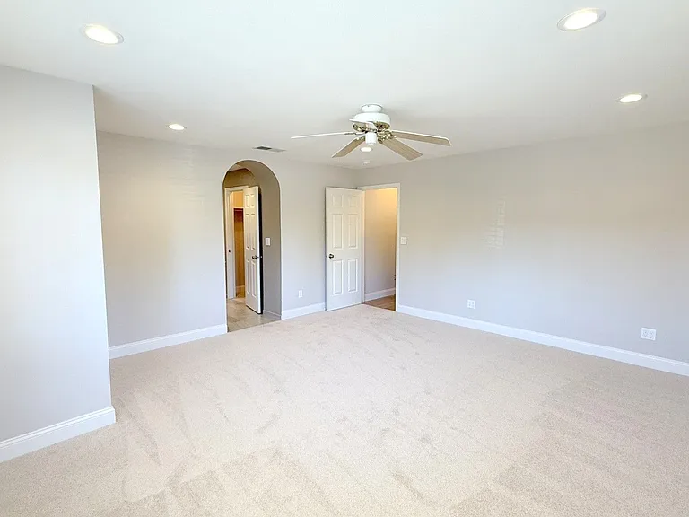 1040 Hill Meadow Pl — Photo 30