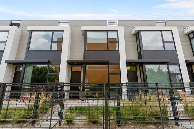 1st image of 455 W Hobbie St
